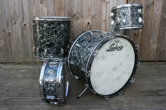 Ludwig Transition Badge 'Buddy Rich' Super Classic Outfit with Snare